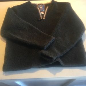 Super warm fleece top so Sm or Md very dark grey